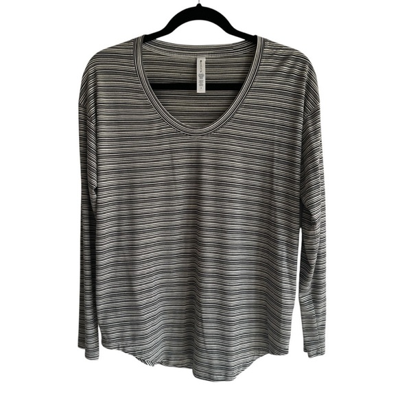 Athleta Cloudlight Stratus Striped Top, Size M - Picture 4 of 10